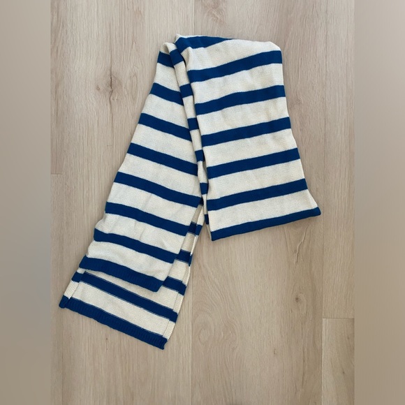 Striped scarf - like new - Picture 1 of 3